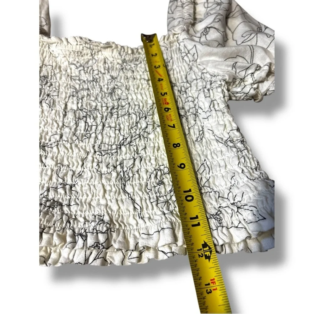 Monteau Los Angles White & Black Floral Line Pattern Puff Sleeves Smocked Blouse - Picture 12 of 16